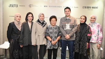 IKYK, RiaMiranda Signature, Artkea Stripes And We Present The Modestwear Collection In The Cita Raya Weaving Wastra: HIKAYAT