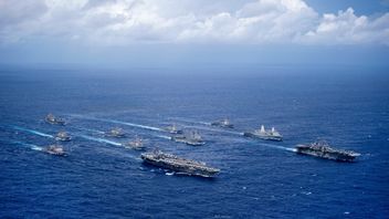 Responding to Missile Launch and Bombing Exercise North, US and South Korea Hold Carrier Exercises
