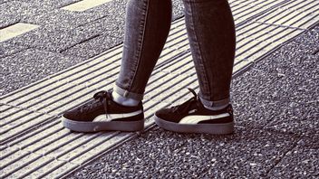 肥胖女性的 Sneakers 模特推荐,让腿看起来更平滑