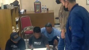 三名借记收集器抢劫案病毒式传播Aniaya骑手终于被捕