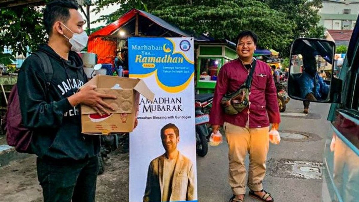 Suporter City di Jakarta, Makassar, Lamongan dan Sampit Bagikan Takjil dari Gundogan