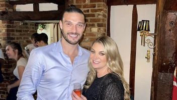 Viral Andy Carroll Tidur Bareng Wanita Seksi Berambut Pirang di Dubai Jelang Hari Pernikahan dengan Billi Mucklow, Ini Klarifikasinya