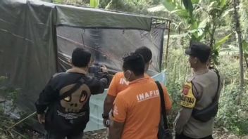 Police Exhumation Of The Body Of A Woman In Bandung Victim Of Her Husband's Murder