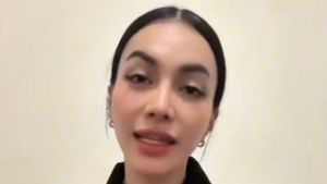 Sambil Menangis, Denada Akui Ressa Rizky sebagai Anak Kandungnya