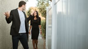 8 The Best Ways To Deal With Angry Couples