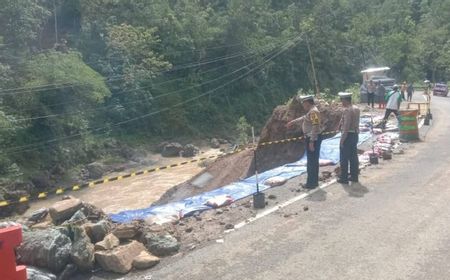 Jalan Raya Ponorogo-Pacitan Amblas, Angkutan Pengiriman Alami Hambatan