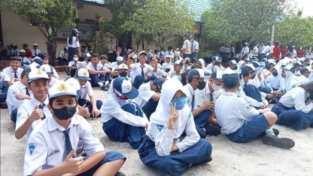 Schools In Central Kalimantan Asked Not To Sanction Drop Out Drug Students To Complete Recovery