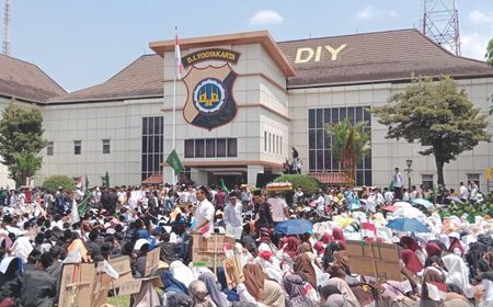 Ribuan Santri Geruduk Mapolda DIY, Tuntut Kasus Penusukan 2 Rekannya Dituntaskan