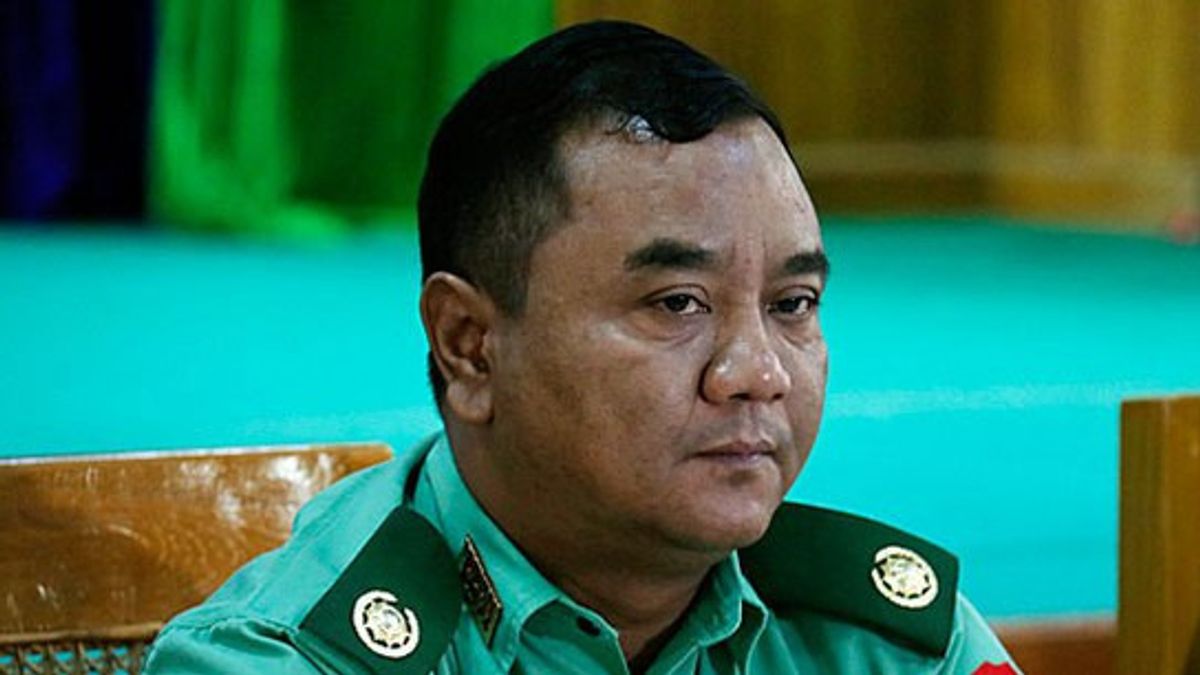 La junte du Myanmar dit qu’un officier principal a été arrêté lorsqu’une milice s’emparait d’une base militaire près de la frontière chinoise