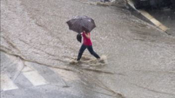 Floods Inundate 5 Districts In Padangsidimpuan, North Sumatra Since Last Night