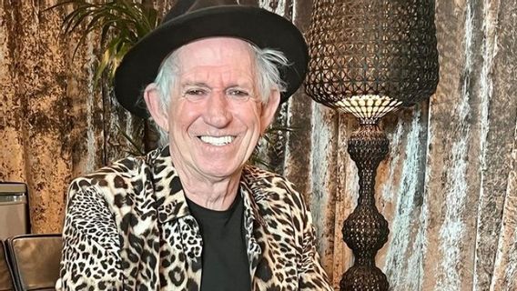 Celebrate Ultah And Anniversary Of Joint Marriage, Keith Richards Floods Congratulations