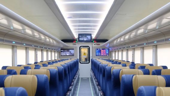 英卡正式运营新一代经济列车
