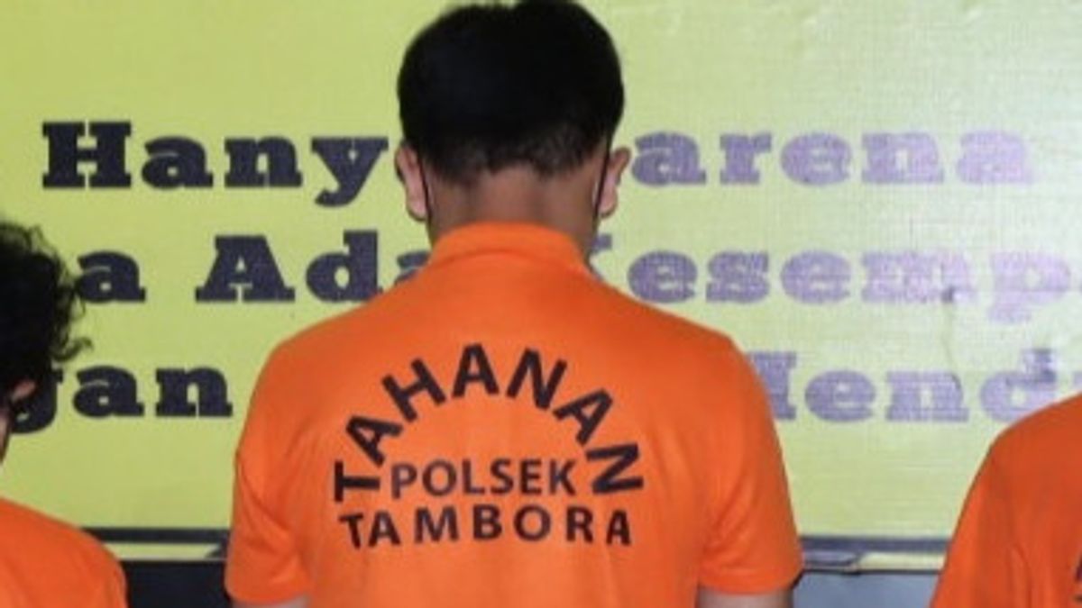 Tiga Begal Sadis Bacok Pemulung Demi Judi Online, Uangnya Ludes Buat Slot