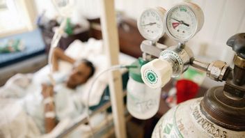 Australia Sends Oxygen And 2.5 Million Doses Of AstraZeneca Vaccine To Indonesia