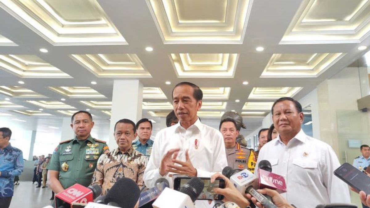 Bicara di Samping Prabowo, Jokowi Tolak Komentar Soal PDIP Siap jadi Oposisi