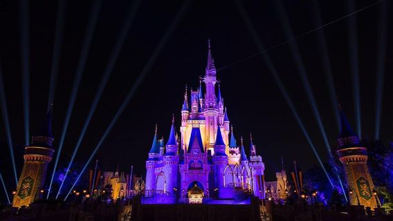 ディズニーランドをさまざまな国で見る、どちらが一番面白いですか?