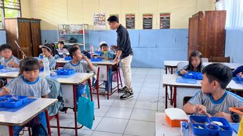 Tiba di SDN 04 Tangerang, Gibran Saksikan Langsung Uji Coba Program Makan Bergizi Gratis