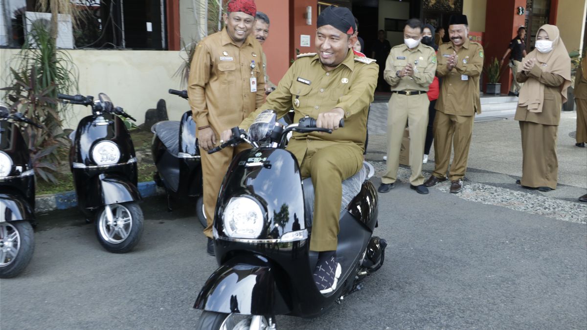 Sumenep Daerah Pertama di Indonesia Terapkan Perda ASN Gunakan Motor Listrik