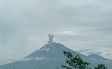 Gunung Semeru Kembali Erupsi, Tinggi Letusan Mencapai 600 Meter