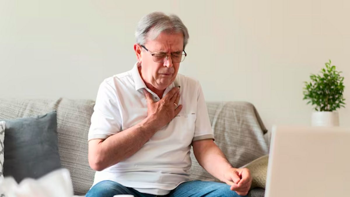 Kurang Istirahat Bisa Perparah Gejala Pneumonia, Waspadai Risikonya