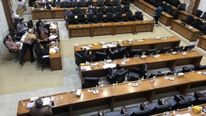 국무부 법안 논의 중, DPR Baleg는 Jokowi의 대통령 명령을 기다림