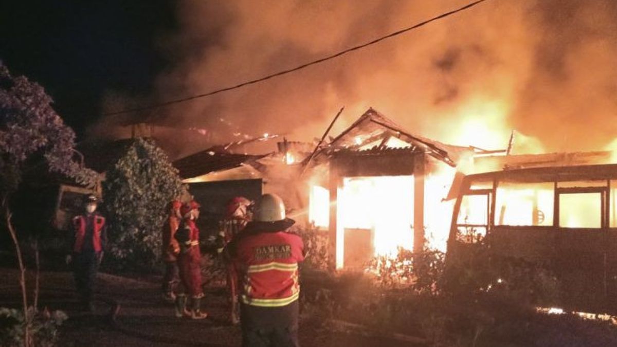 Bangunan Panti Sosial Kota Bengkulu Hangus Terbakar