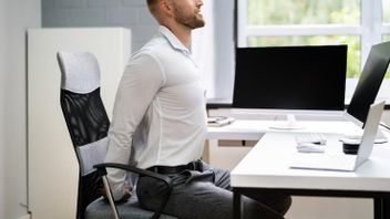 7 Tips to Maintain Body Posture While Working in the Office to Keep Comfortable and Not Easily Sore