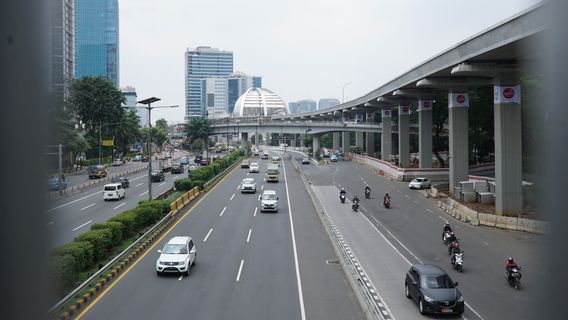 En Attente D’une Collaboration Sur La Gestion Covid-19 Jakarta Et Zones Tampons Dans L’ouest De Java