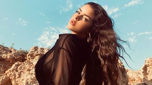 Model Demi Rose Tampil 'Panas' di Ibiza