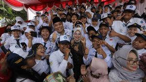 Wali Kota Surabaya Eri Cahyadi Ingatkan Guru Tak Didik Siswa dengan Kekerasan