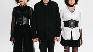 Gaya Busana Edgy Seperti Apa? Ini Karakteristik dan Item Fashion yang Menjadi Ciri Khasnya 