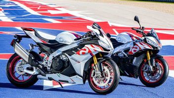 Aprilia RSV4 And Tuono Limited Edition With Racing Motor Display