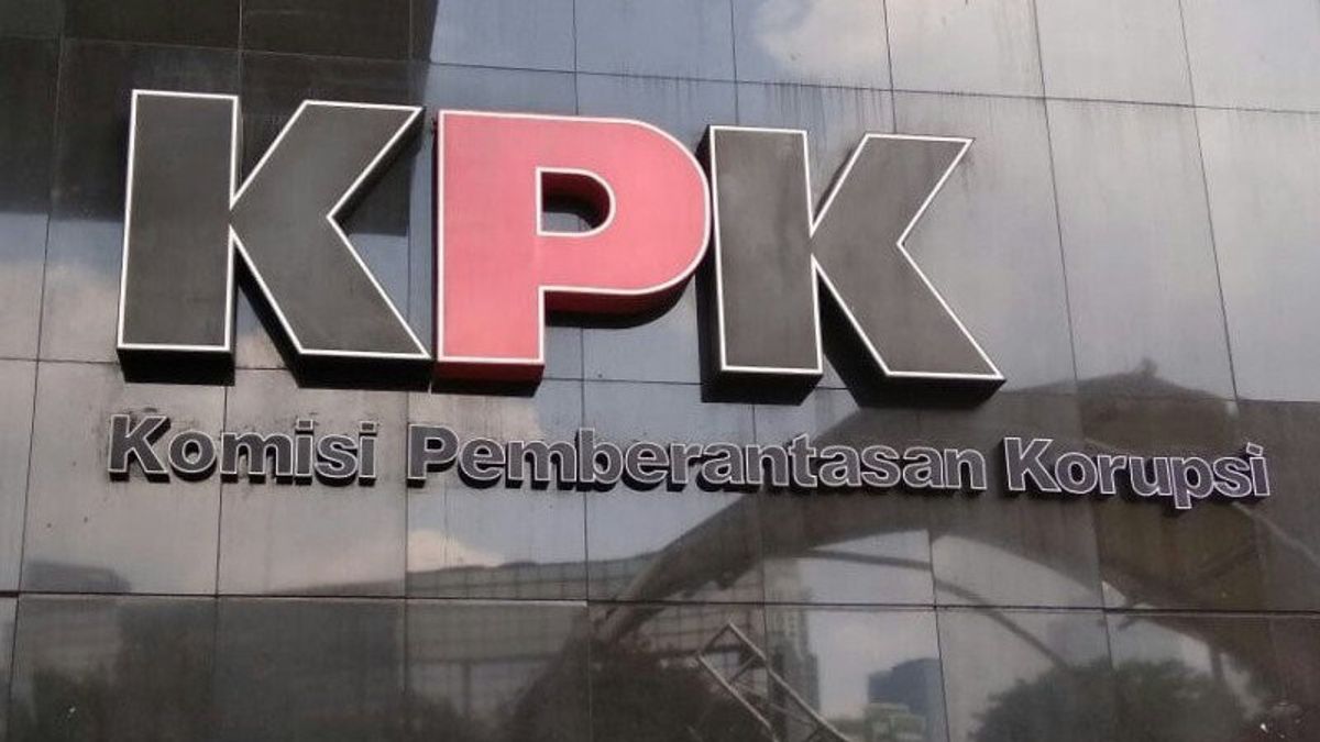 Today Former Pertamina Finance Director Is Worked On By The KPK Regarding LNG Corruption Cases