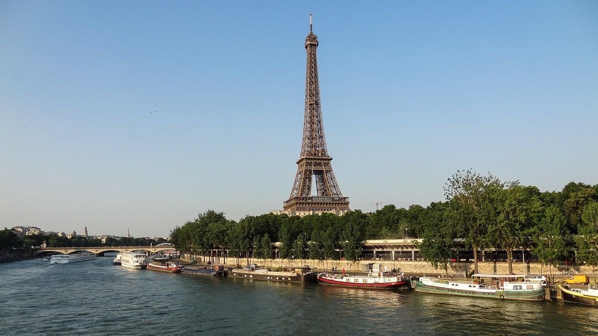 The Mayor Of Paris Will Swim In The Seine River Next Week Despite Pollution Concerns Ahead Of The Olympics