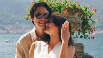 Congratulations! Amanda Rawles Proposed By Lover At Lake Como, Italy