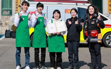 Karyawan Starbucks Dapat Penghargaan Usai Selamatkan Pelanggan yang Terkena Serangan Jantung