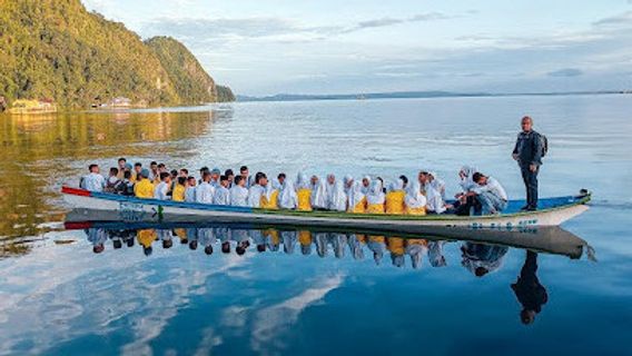 School Boats From PT SMI Make Access To Education Easy In Indonesia