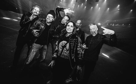 Within Temptation Lepas Single Anyar, Wireless