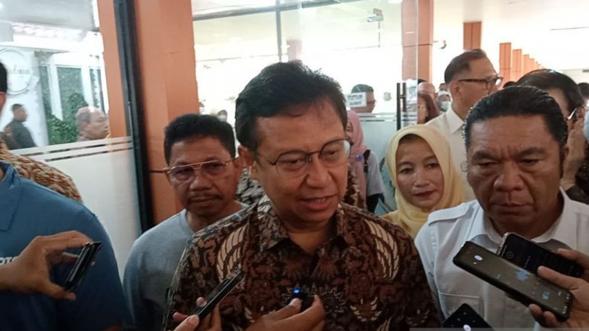 Minister Of Health Undergoes First Hepatitis Vaccination At Tangerang Hospital