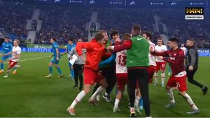 Brutal! Laga Zenit Vs Spartak Berubah Jadi Pertarungan yang Melibatkan 40 Orang, Enam Kartu Merah Keluar dari Kantong Wasit
