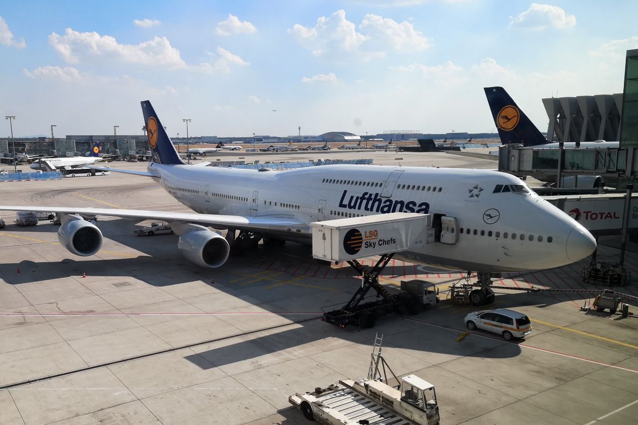 汉莎航空将飞往德黑兰和北海鲁古的航班暂停至2025年初