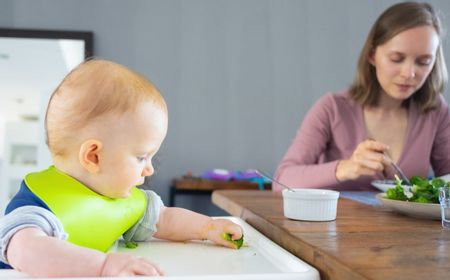 Penting Dicatat, Bunda! Ini 10 Daftar Makanan Terbaik untuk Ibu Menyusui