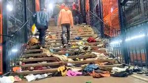 Desak-Desakan Tragedy At New Delhi Railway Station, 18 People Died