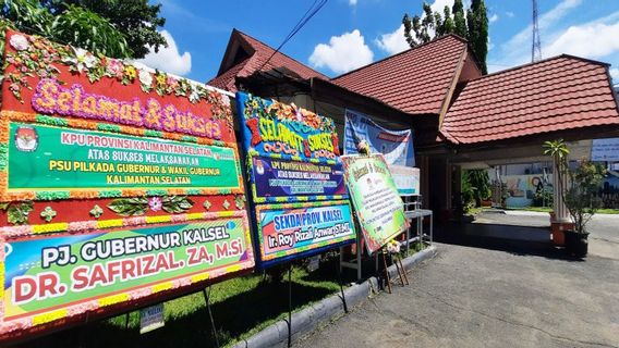 Uncle Birin Wins In The Temporary Count Of The South Kalimantan Gubernatorial Election PSU, KPU Office Floods Wreaths