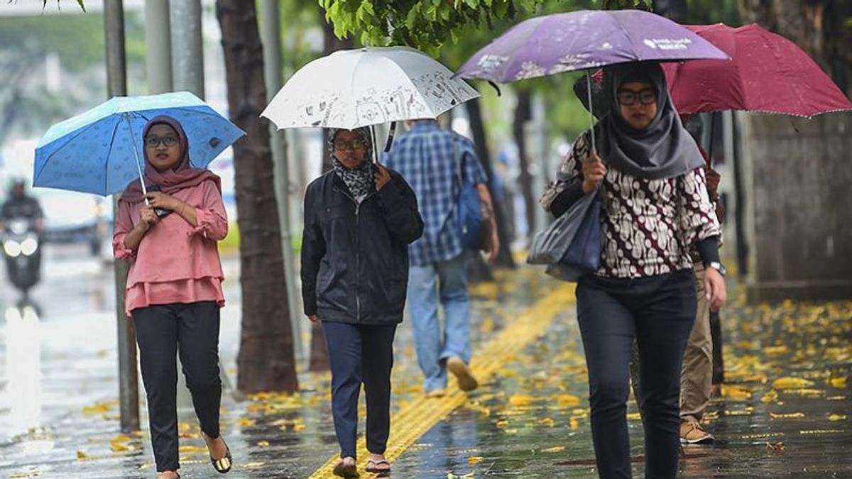 天気10月14日、ジャカルタは月曜日の午後から雨が降ります