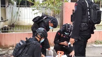 The Gegana Police Team Intervened In Investigating The Explosion Of Firecrackers In Jepara