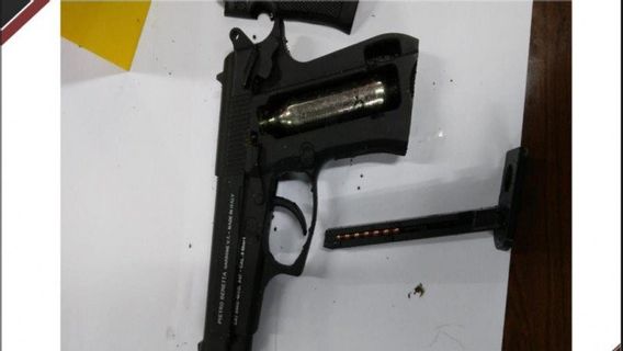 透露！恐怖嫌疑人扎基亚·艾尼从亚齐青年购买气枪，青年伊玛目在线