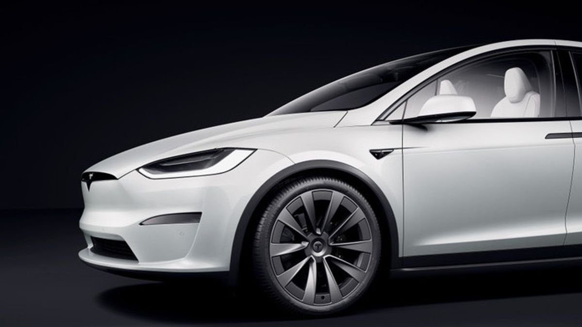 Tesla Umumkan Penarikan Kembali Model X Terkait Masalah Kamera Belakang