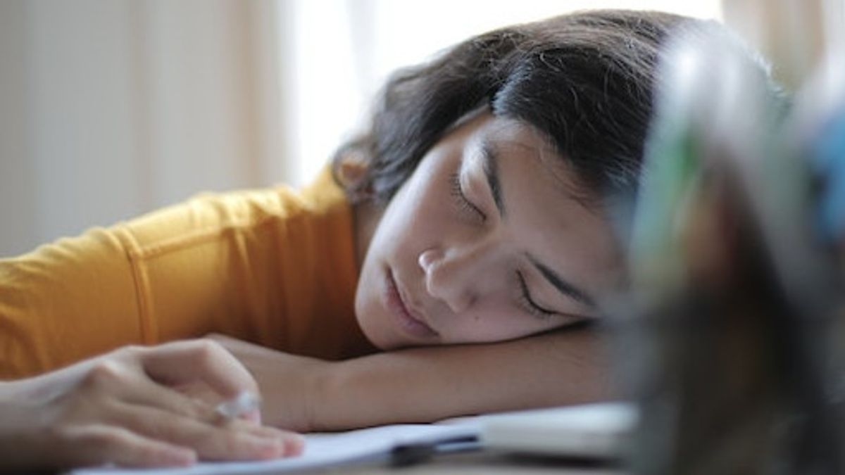 不眠症を克服するための5つのトリック、そのうちの1つ:疲れているときに眠らないでください