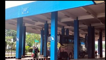 有哮喘和心脏病史，据报道，旅行者在前往索罗的公共汽车上死亡